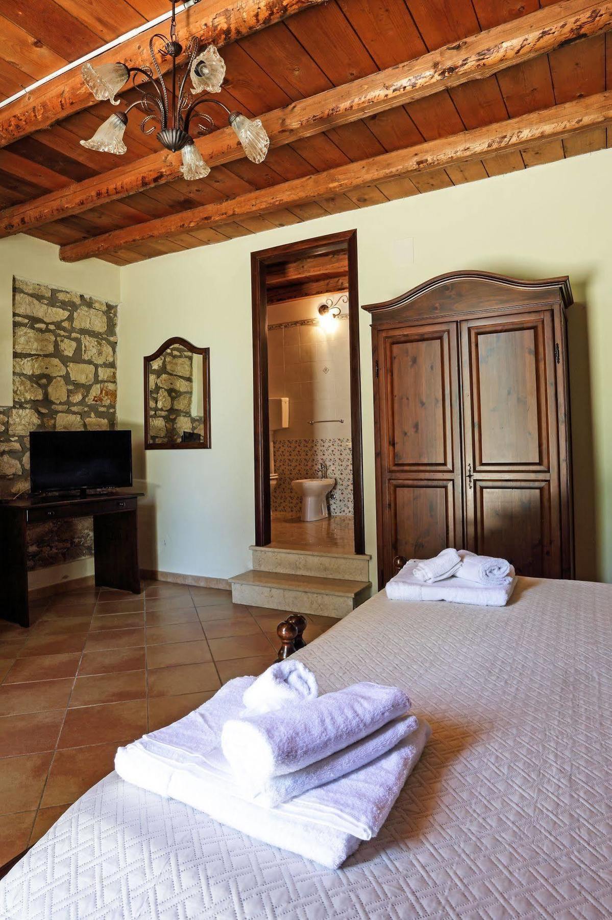 Agriturismo Tenute Pollara Roccamena エクステリア 写真
